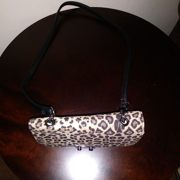 Leopard flap shoulder bag - Picture 6 of 8